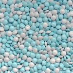 250 gram chocolade lentiles (minidragee) in blauw of roze